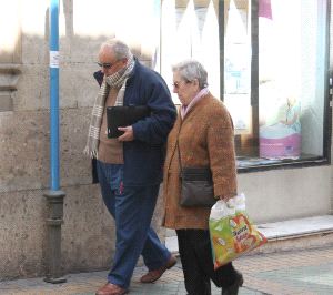 Los ancianos deben protegerse del frío 023D5ALIP1_11