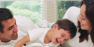 El hijo único es igual de sociable padres-hijos-p1