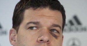 OJO-NEGRO-Ballack-conferencia-prensa_CLAIMA20100302_0009_151
