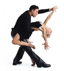 El baile, una forma divertida de hacer ejercicio bailando-salsa-ondra-consultores1